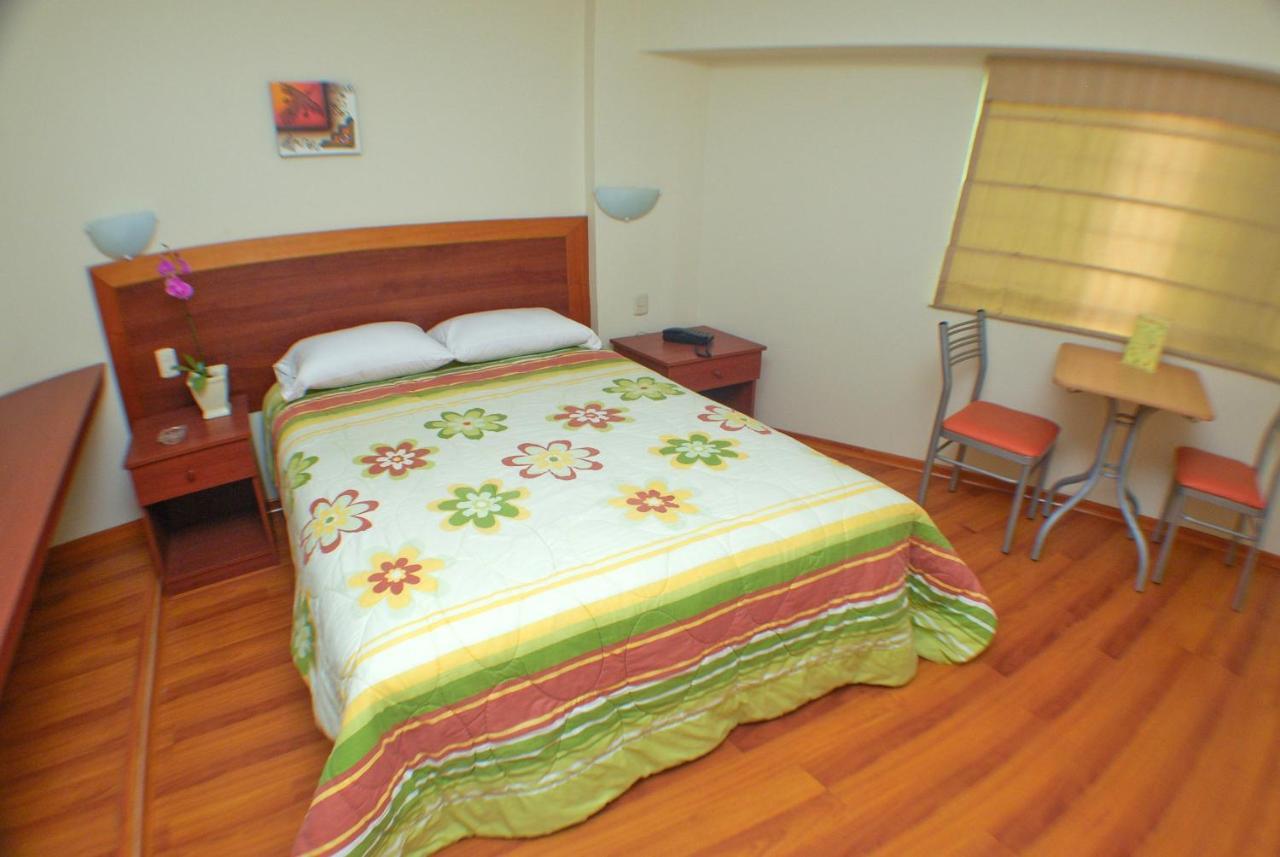 Sunflowers Hotel Lima